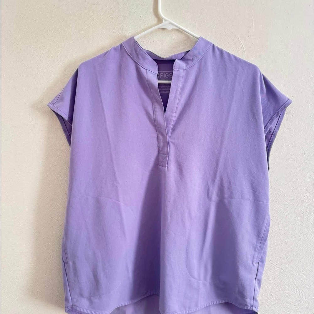 FIGS Rafaela lavender Top